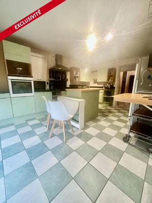 Appartement - 180 m² - 6 pièces