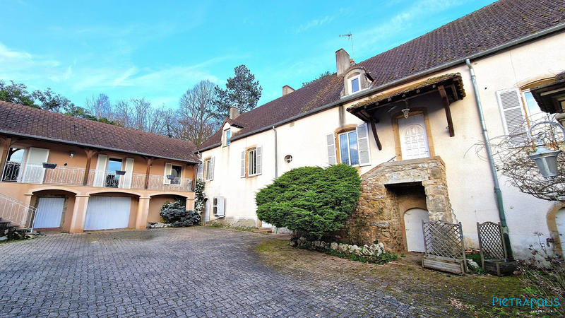 Maison ancienne - 483 m² - 12 pièces