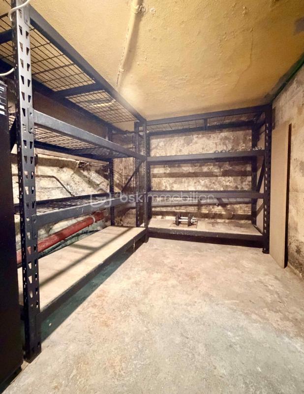 Parking / Garage - 8 m²