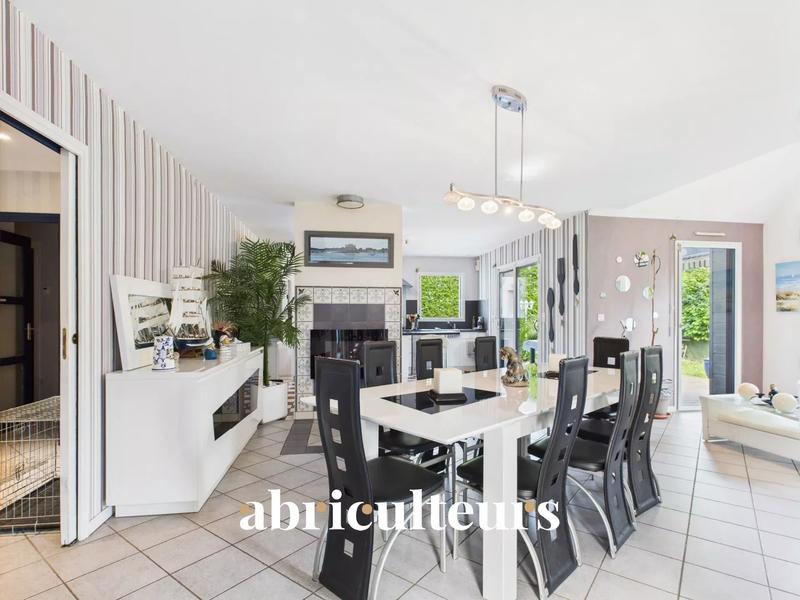 Maison - 175 m² - 6 pièces