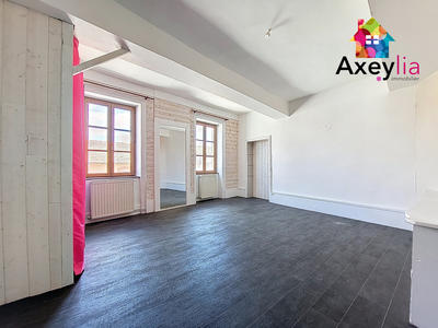 Maison de village - 205 m² - 10 pièces