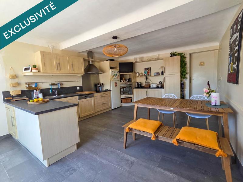 Maison - 250 m² - 10 pièces