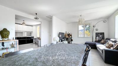 Maison - 94 m² - 3 pièces