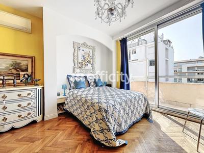 Appartement - 110 m² - 4 pièces