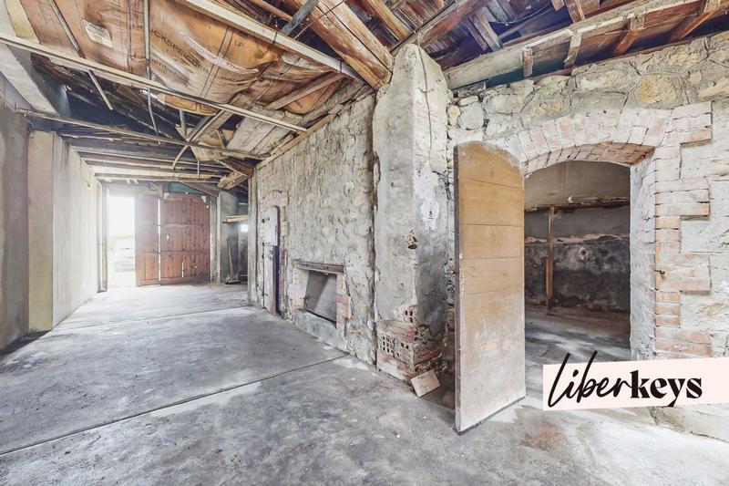 Propriété - 220 m² - 12 pièces