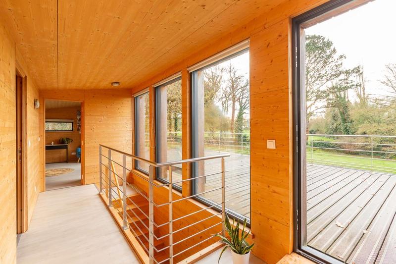 Maison - 210 m² - 6 pièces