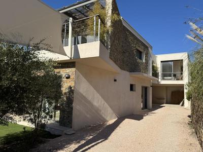 Maison - 301 m² - 9 pièces