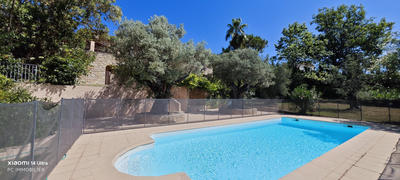 Maison - 251 m² - 8 pièces