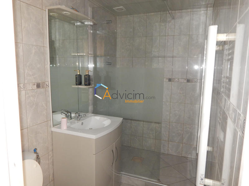 Maison - 205 m² - 10 pièces