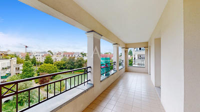 Appartement - 82 m² - 4 pièces