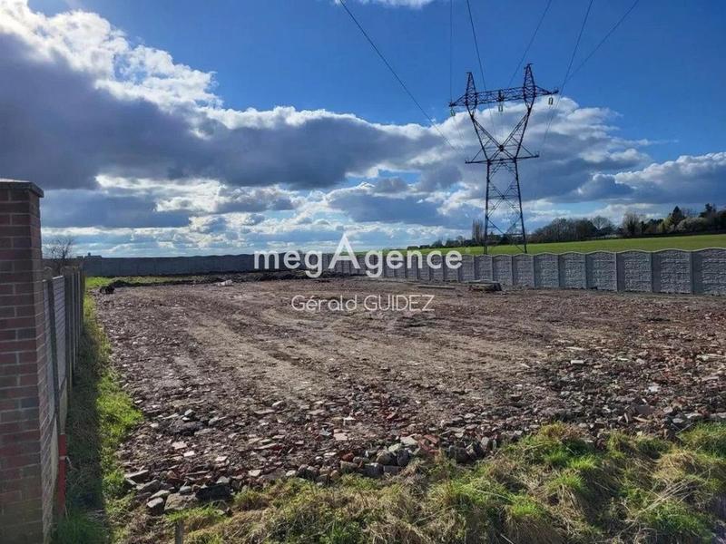 Terrain constructible - 1 910 m²