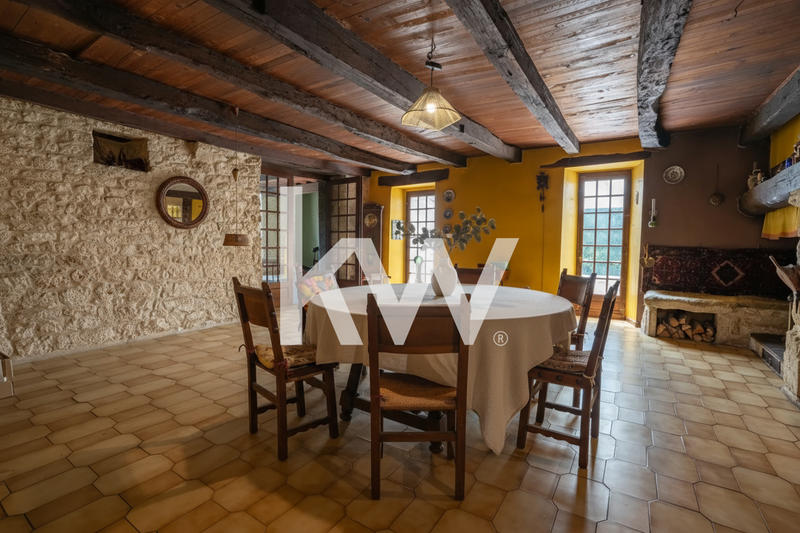 Maison - 185 m² - 5 pièces