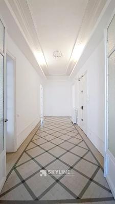 Appartement - 181 m² - 6 pièces