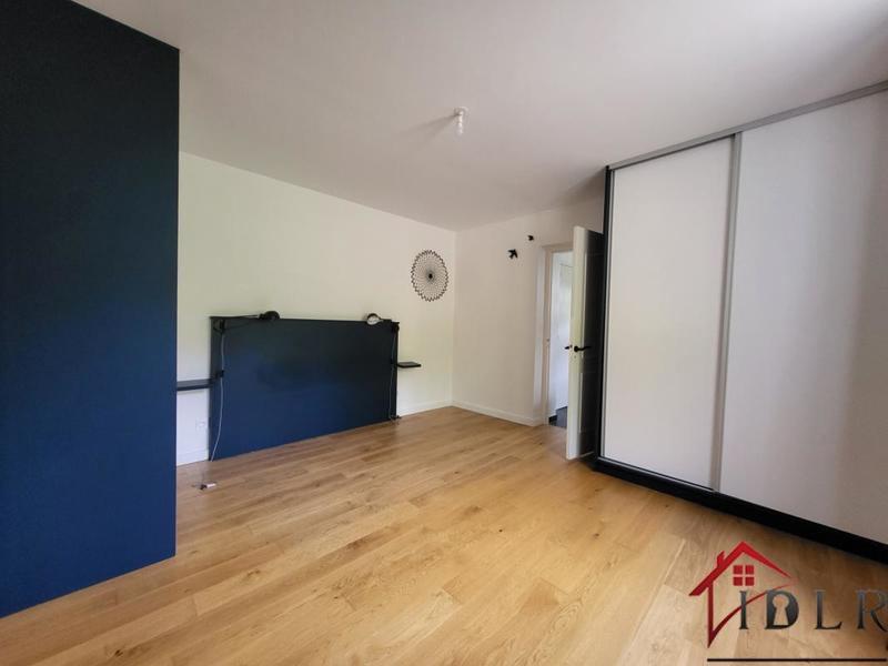 Maison - 234 m² - 8 pièces