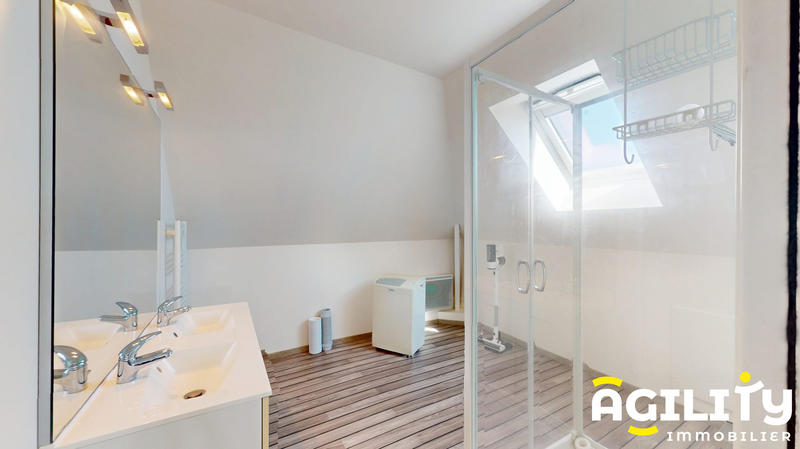 Maison - 272 m² - 7 pièces