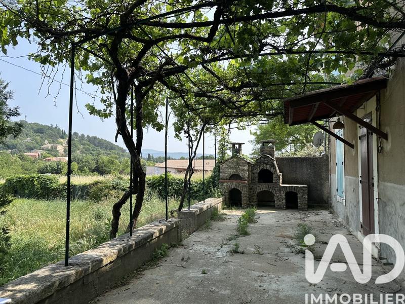 Maison - 231 m² - 11 pièces