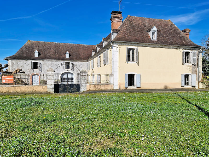 Maison - 550 m² - 14 pièces