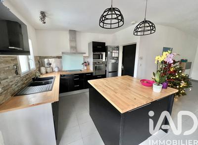 Maison - 83 m² - 5 pièces
