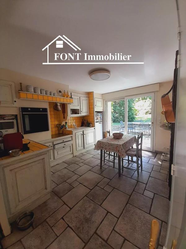 Maison - 208 m² - 8 pièces