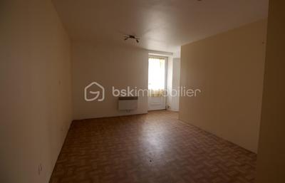 Maison traditionnelle - 234 m² - 6 pièces