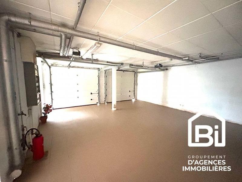 Maison traditionnelle - 180 m² - 7 pièces