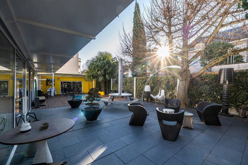 Maison - 397 m² - 8 pièces