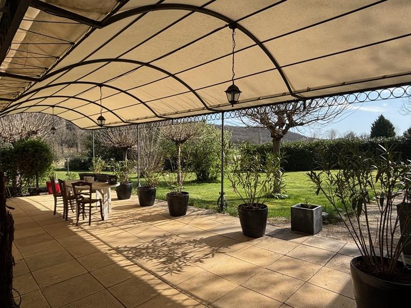 Propriété - 510 m² - 24 pièces