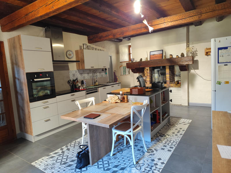 Maison - 640 m² - 15 pièces