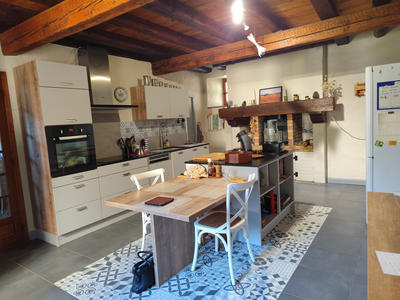 Maison - 640 m² - 15 pièces