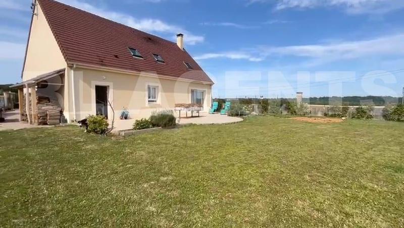 Maison traditionnelle - 151 m² - 5 pièces