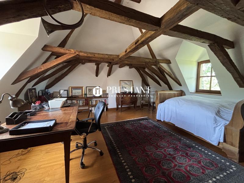 Maison - 520 m² - 11 pièces