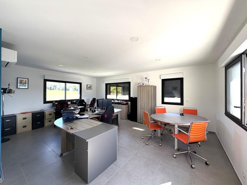Bureau - 130 m²