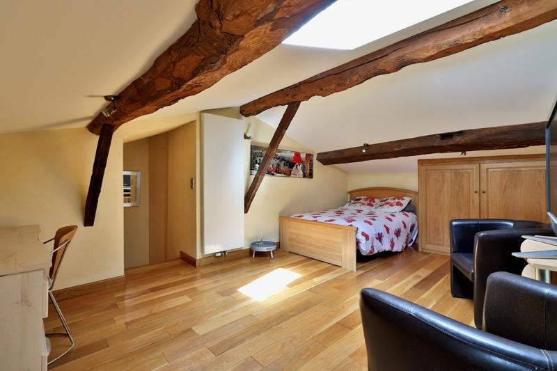 Maison - 220 m² - 7 pièces