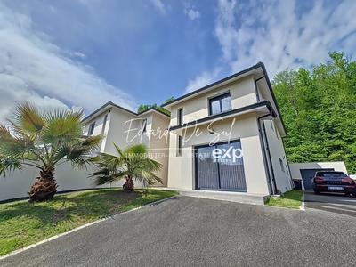 Maison - 142 m² - 5 pièces