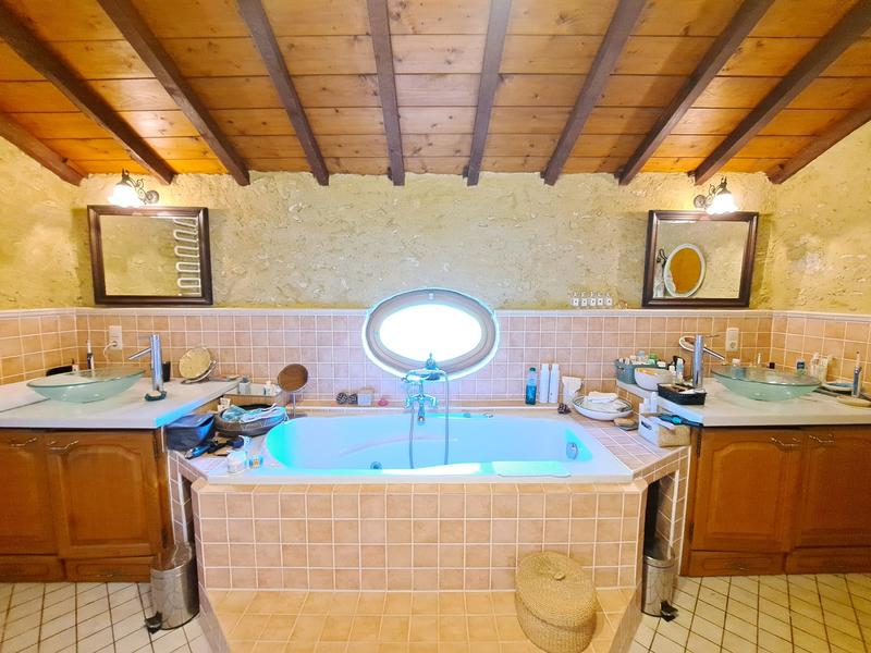 Maison - 283 m² - 10 pièces