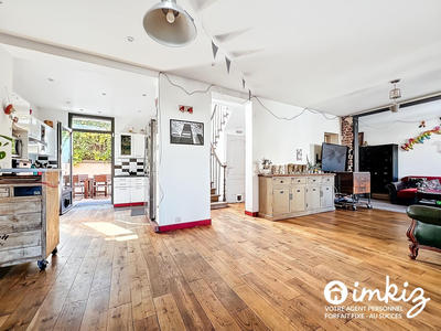 Maison - 220 m² - 6 pièces