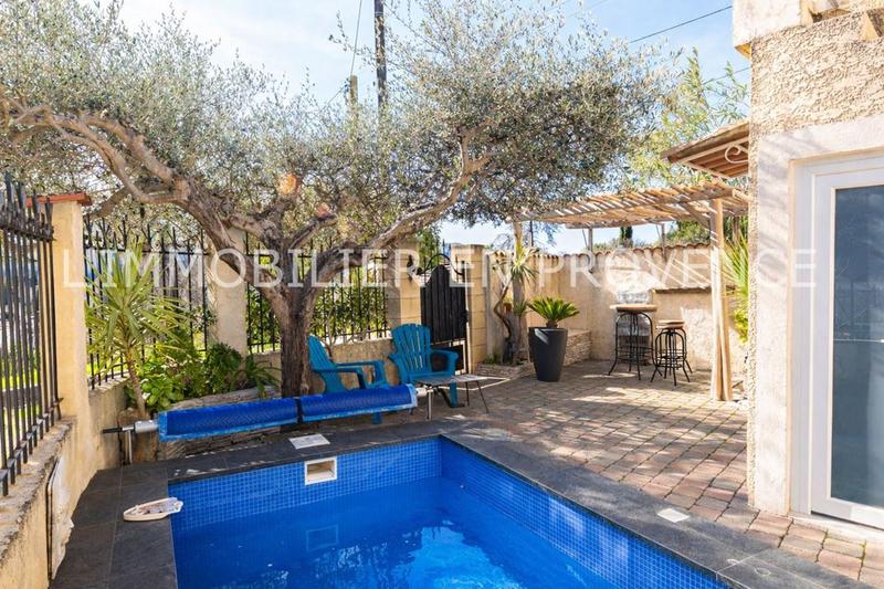 Maison traditionnelle - 95 m² - 3 pièces