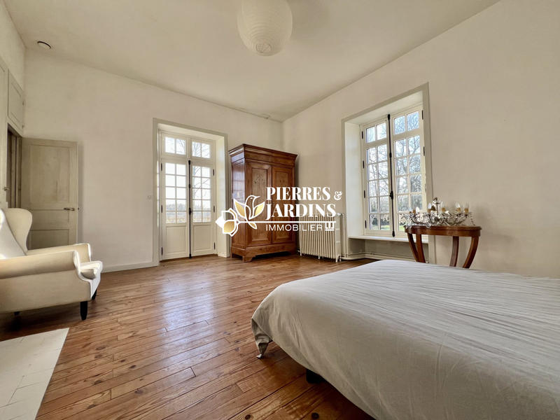 Château - 260 m² - 10 pièces