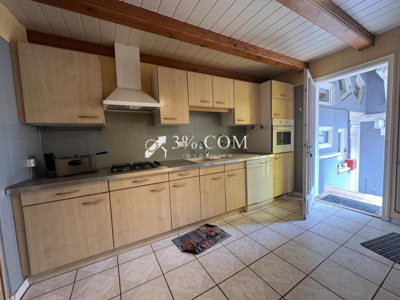 Maison - 223 m² - 7 pièces