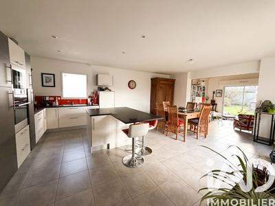 Maison - 161 m² - 6 pièces