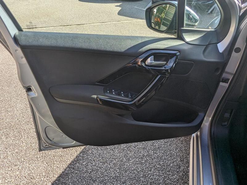 Peugeot 208 (2) 1.2 Puretech 110 s&amp;S 6cv Allure Business Eat6 5p