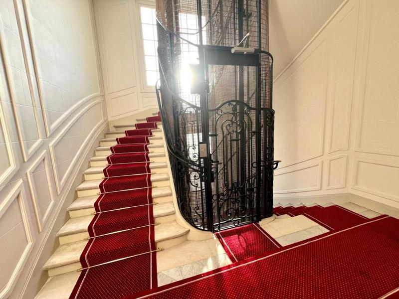 Appartement - 220 m² - 7 pièces