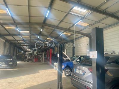 Local d'activité / Entrepôt - 2 300 m² - 1 pièce