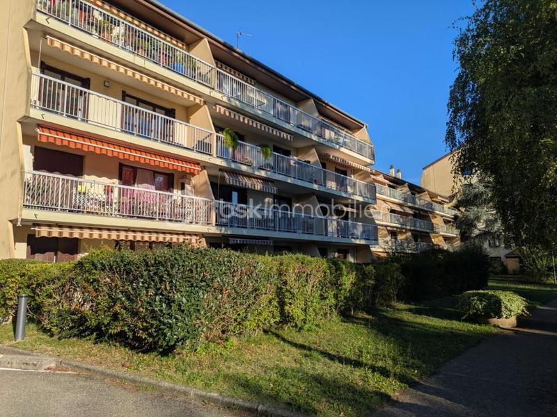 Appartement - 95 m² - 3 pièces