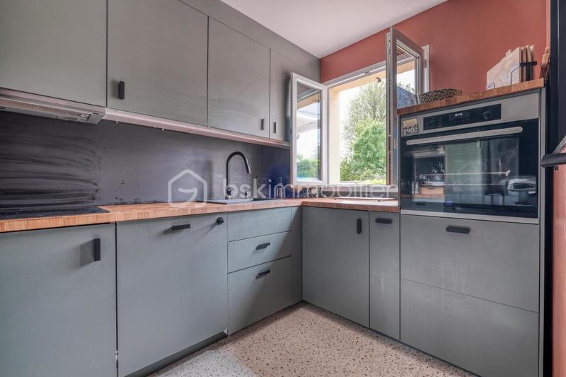 Maison - 99 m² - 5 pièces