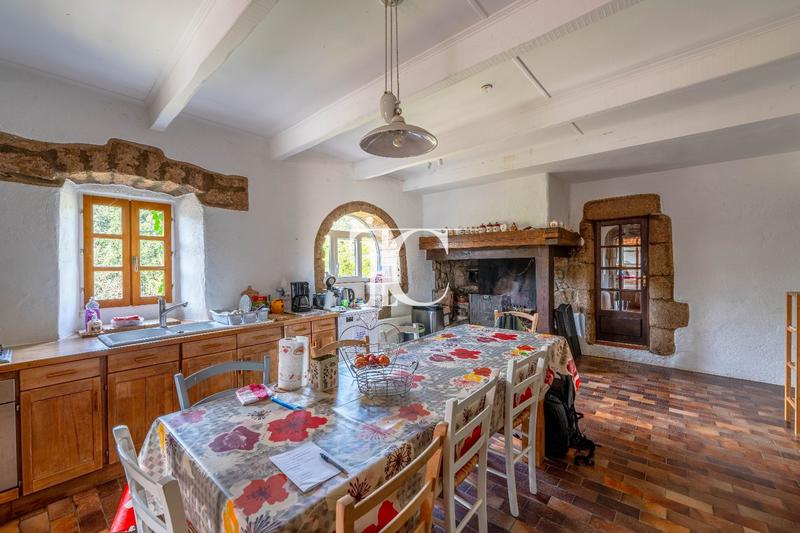 Maison - 204 m² - 8 pièces