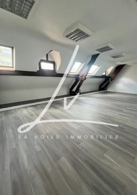 Bureau - 143 m² - 5 pièces