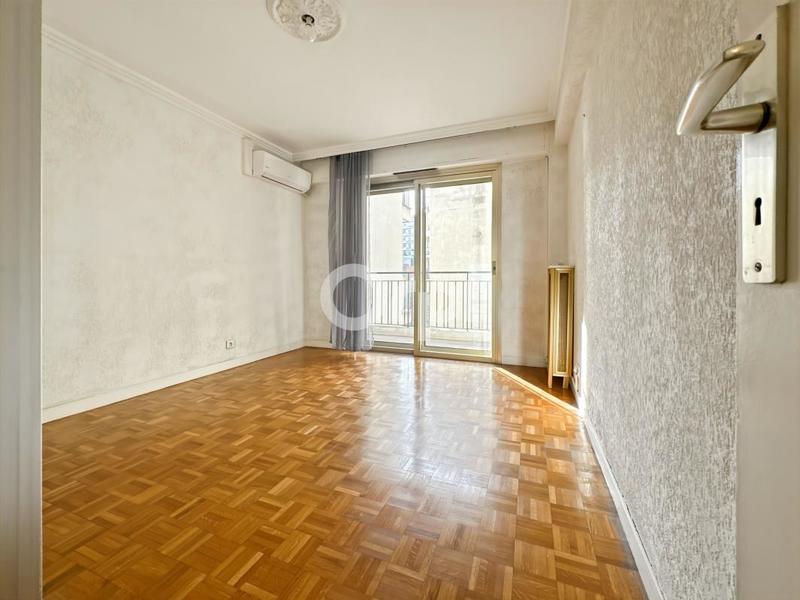 Appartement - 80 m² - 3 pièces