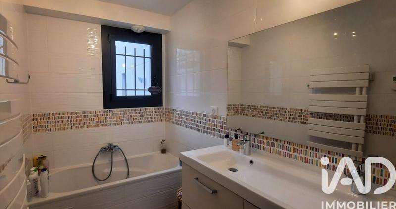 Maison - 213 m² - 7 pièces