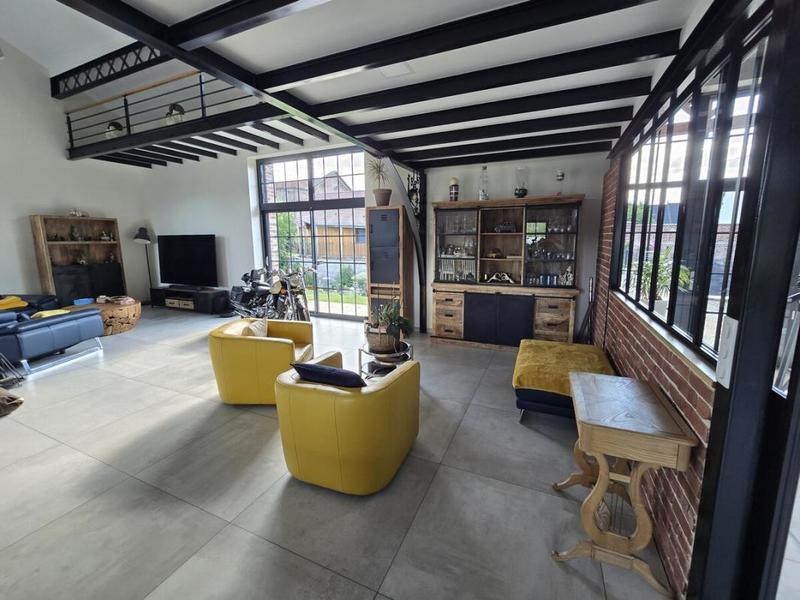 Maison - 295 m² - 9 pièces